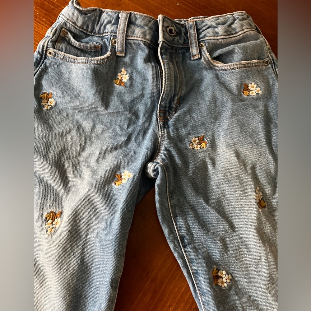 Gap Kids Daisy Embroidered Girlfriend Jeans size 10